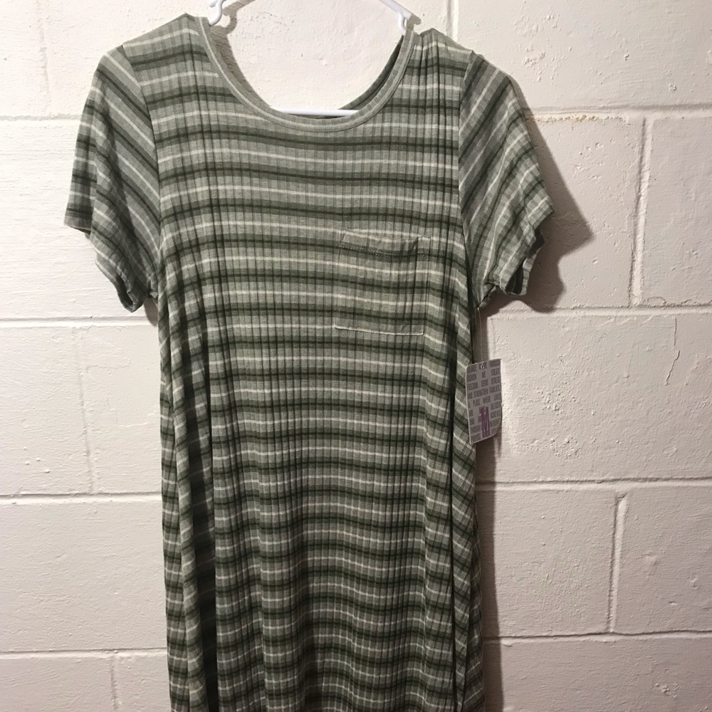 Lularoe Carly medium